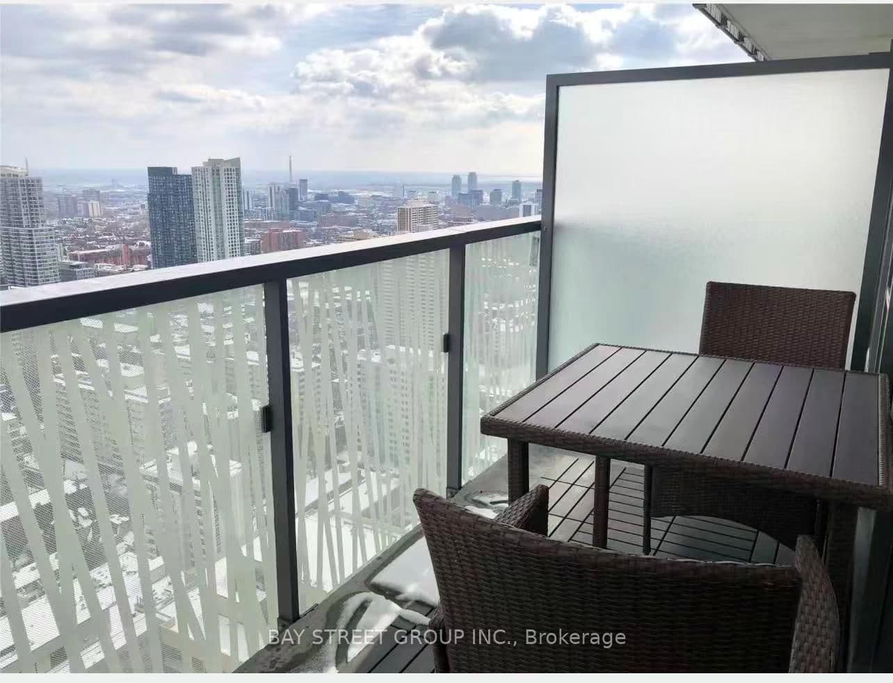 50 Charles Street E, Unit 902 thumbnail 11