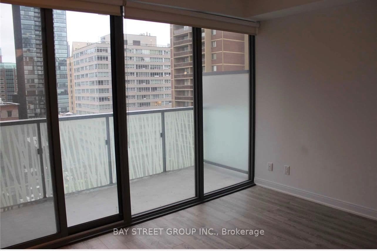 50 Charles Street E, Unit 902 thumbnail 12