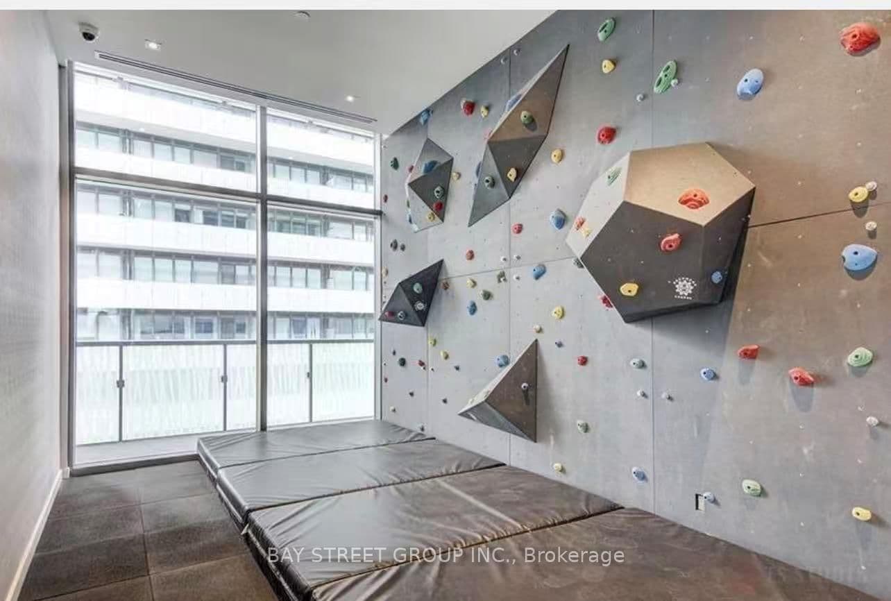 50 Charles Street E, Unit 902 thumbnail 6