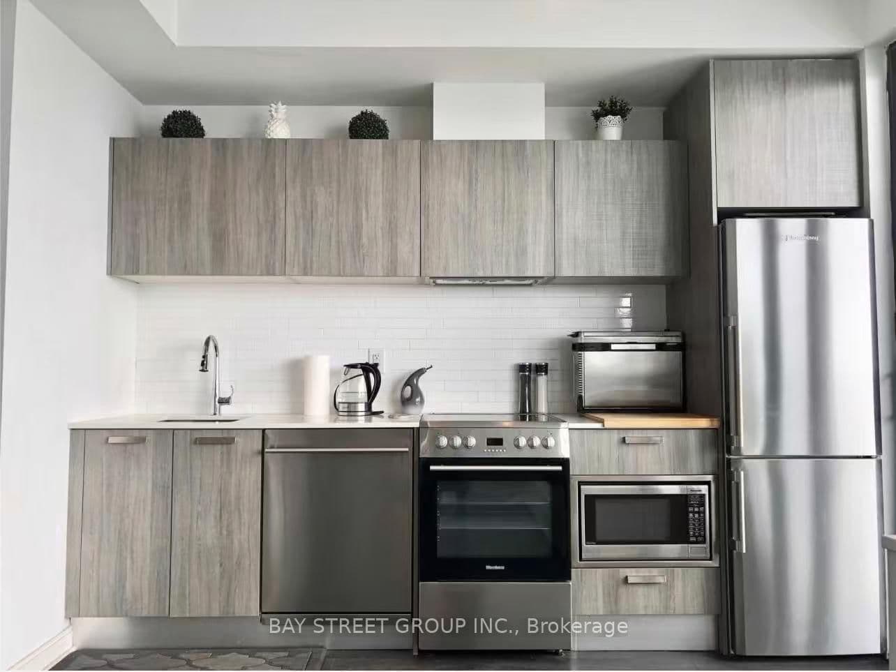 50 Charles Street E, Unit 902 thumbnail 7