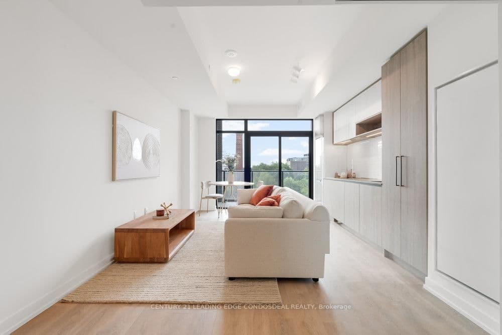 181 Sterling Road, Unit 404 thumbnail 3