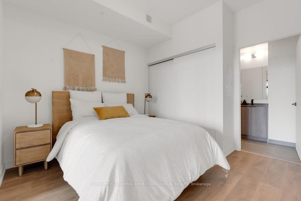 181 Sterling Road, Unit 404 thumbnail 5