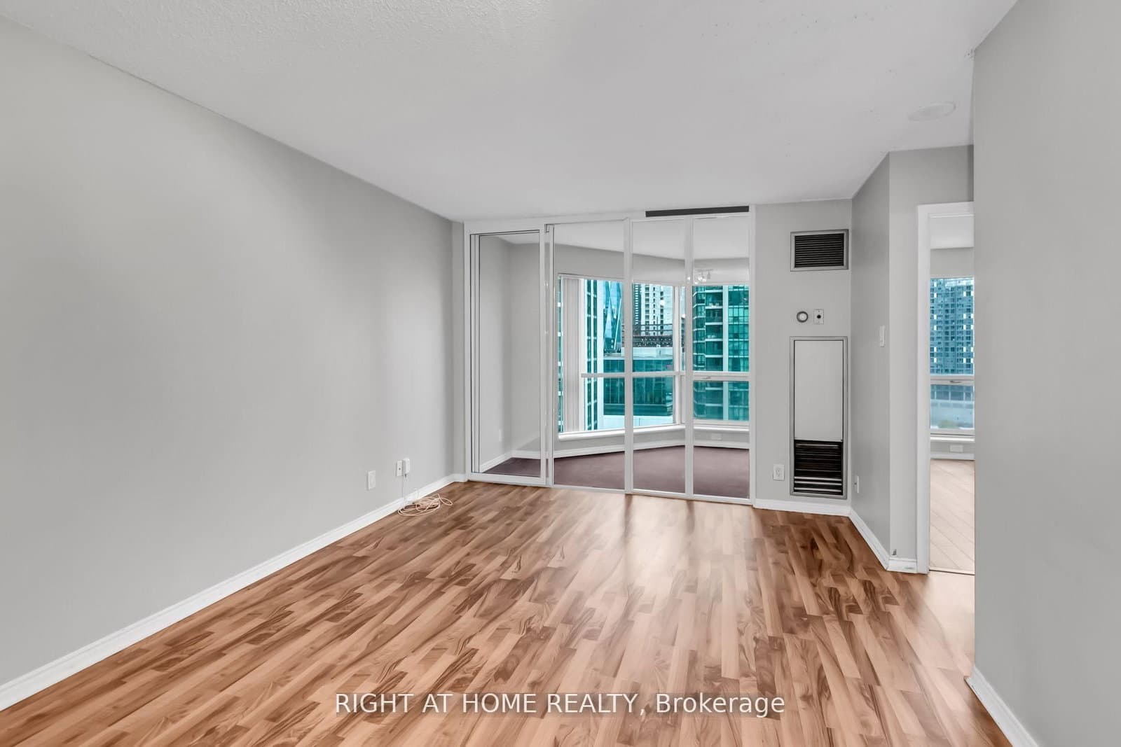10 Yonge Street, Unit 1706 thumbnail 16
