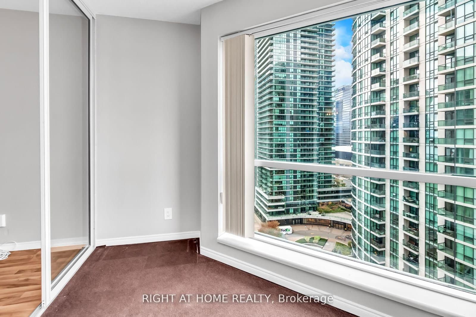 10 Yonge Street, Unit 1706 thumbnail 17