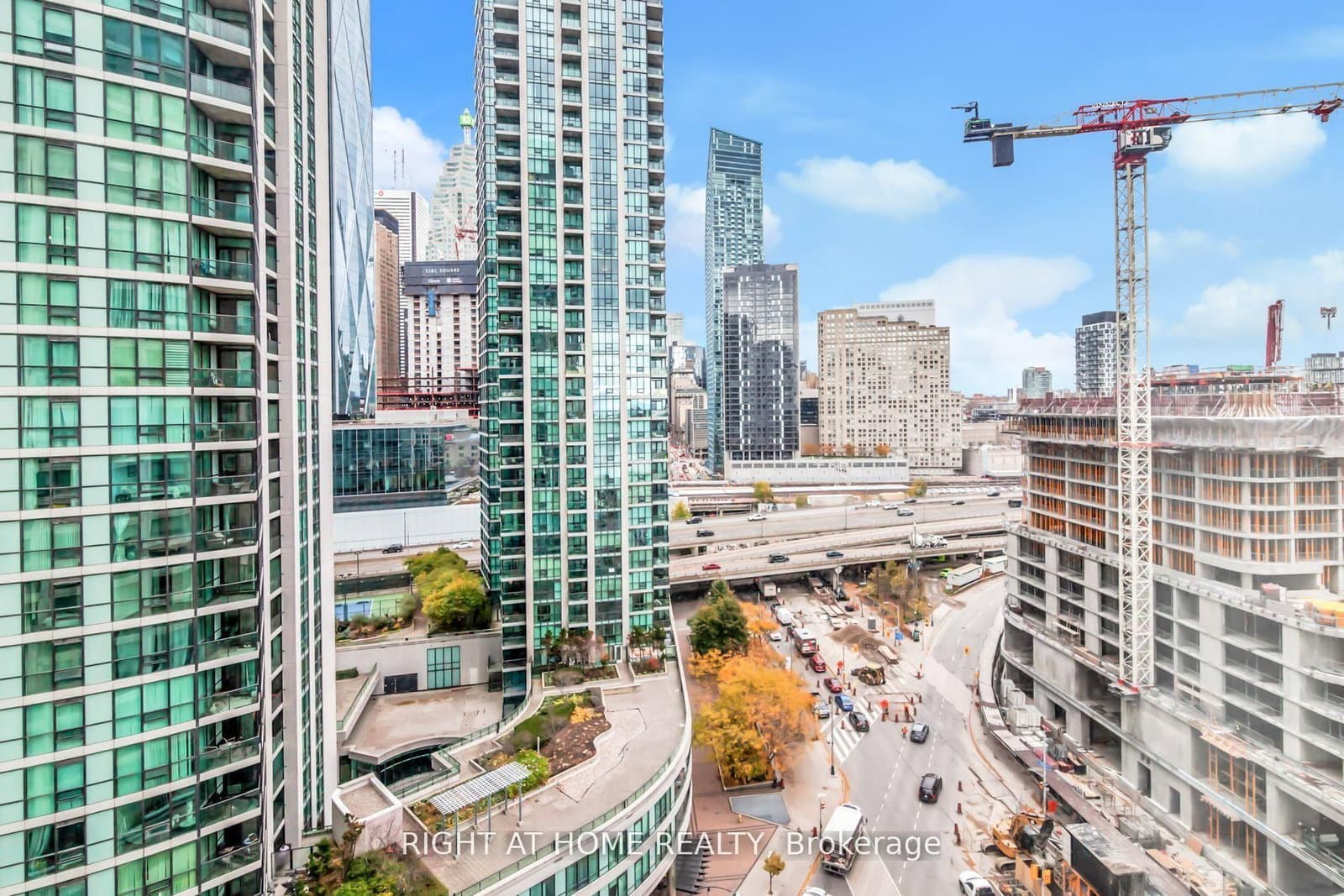 10 Yonge Street, Unit 1706 thumbnail 24