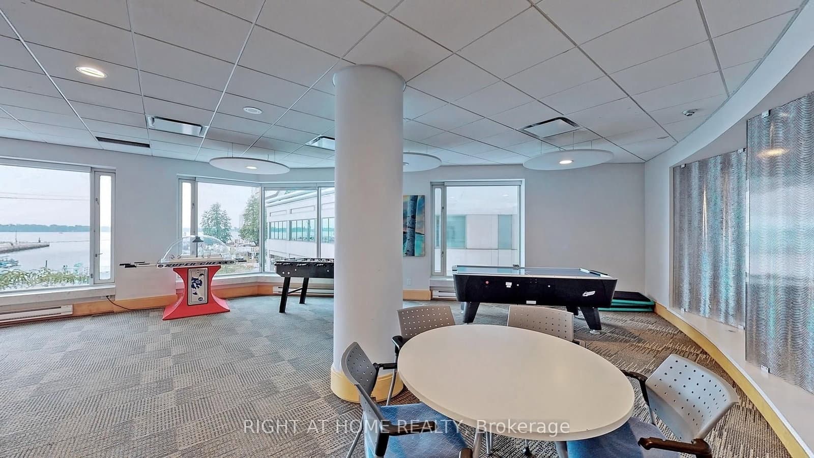 10 Yonge Street, Unit 1706 thumbnail 34