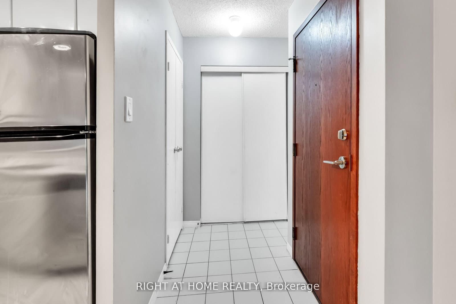 10 Yonge Street, Unit 1706 thumbnail 8