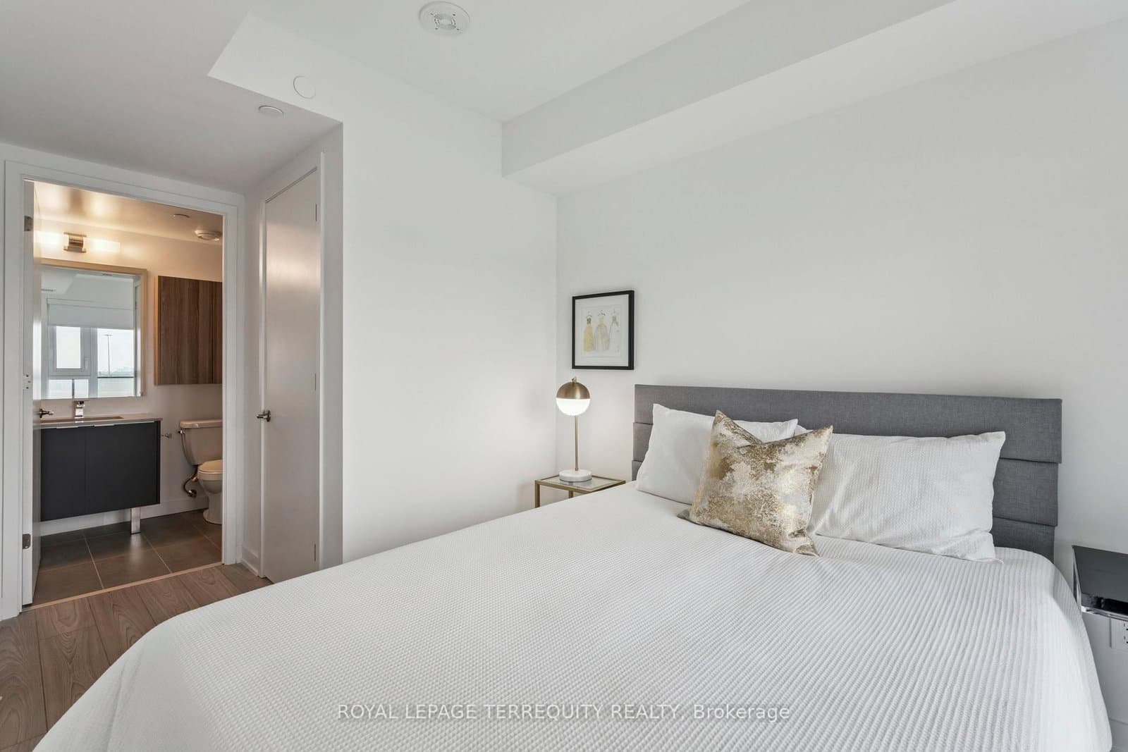 8 Tippett Road, Unit 809 thumbnail 13