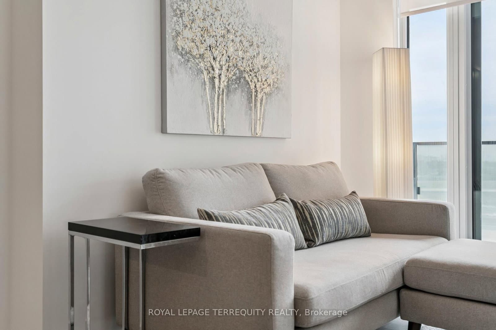 8 Tippett Road, Unit 809 thumbnail 2