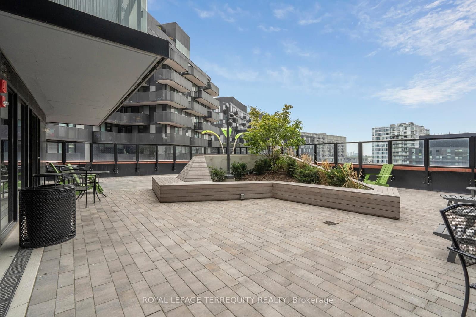 8 Tippett Road, Unit 809 thumbnail 23