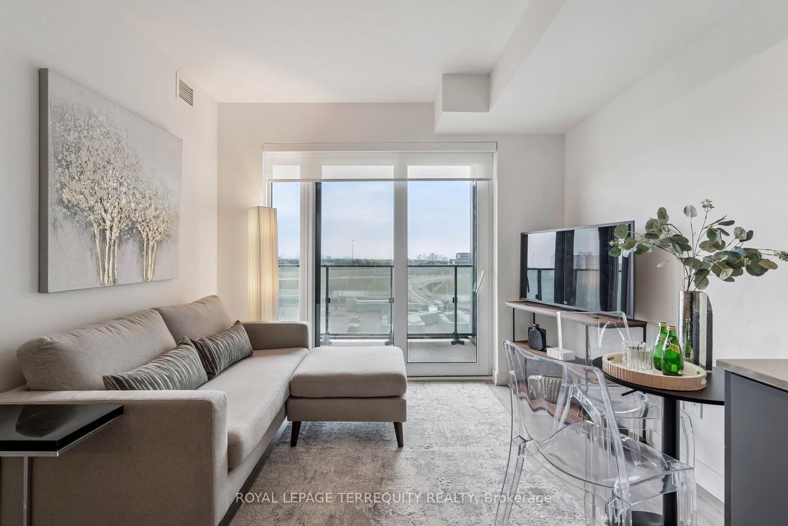8 Tippett Road, Unit 809 thumbnail 3