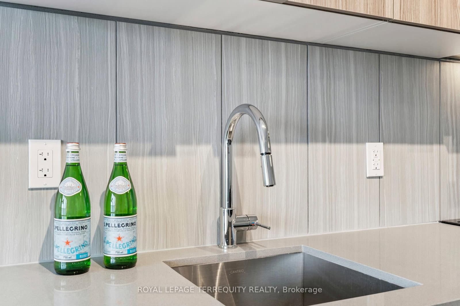 8 Tippett Road, Unit 809 thumbnail 7