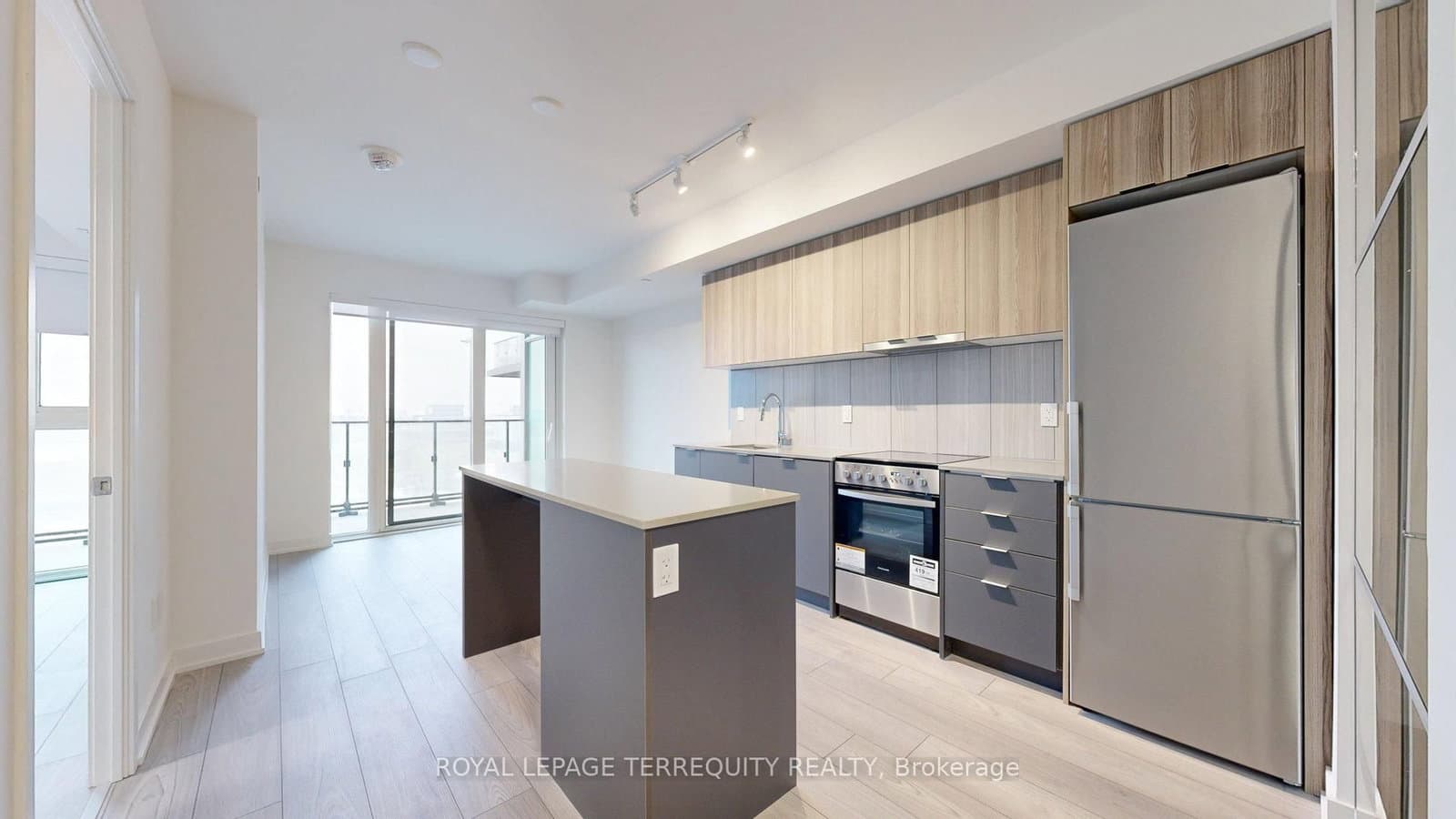 8 Tippett Road, Unit 809 thumbnail 8