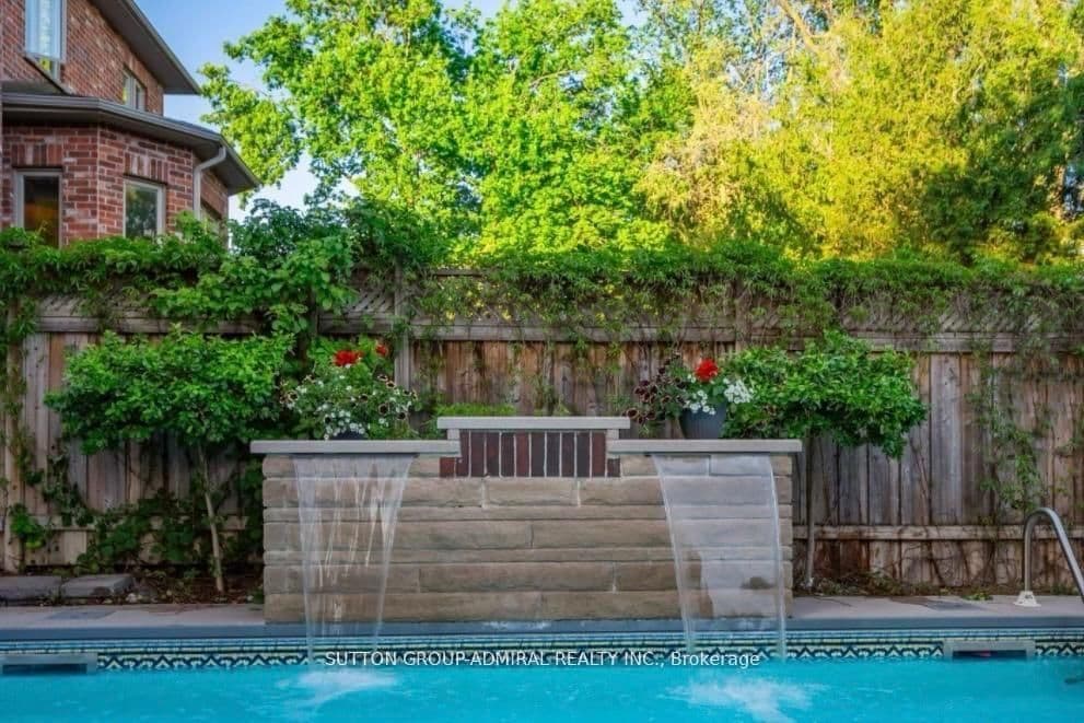 137 Florence Avenue thumbnail 43