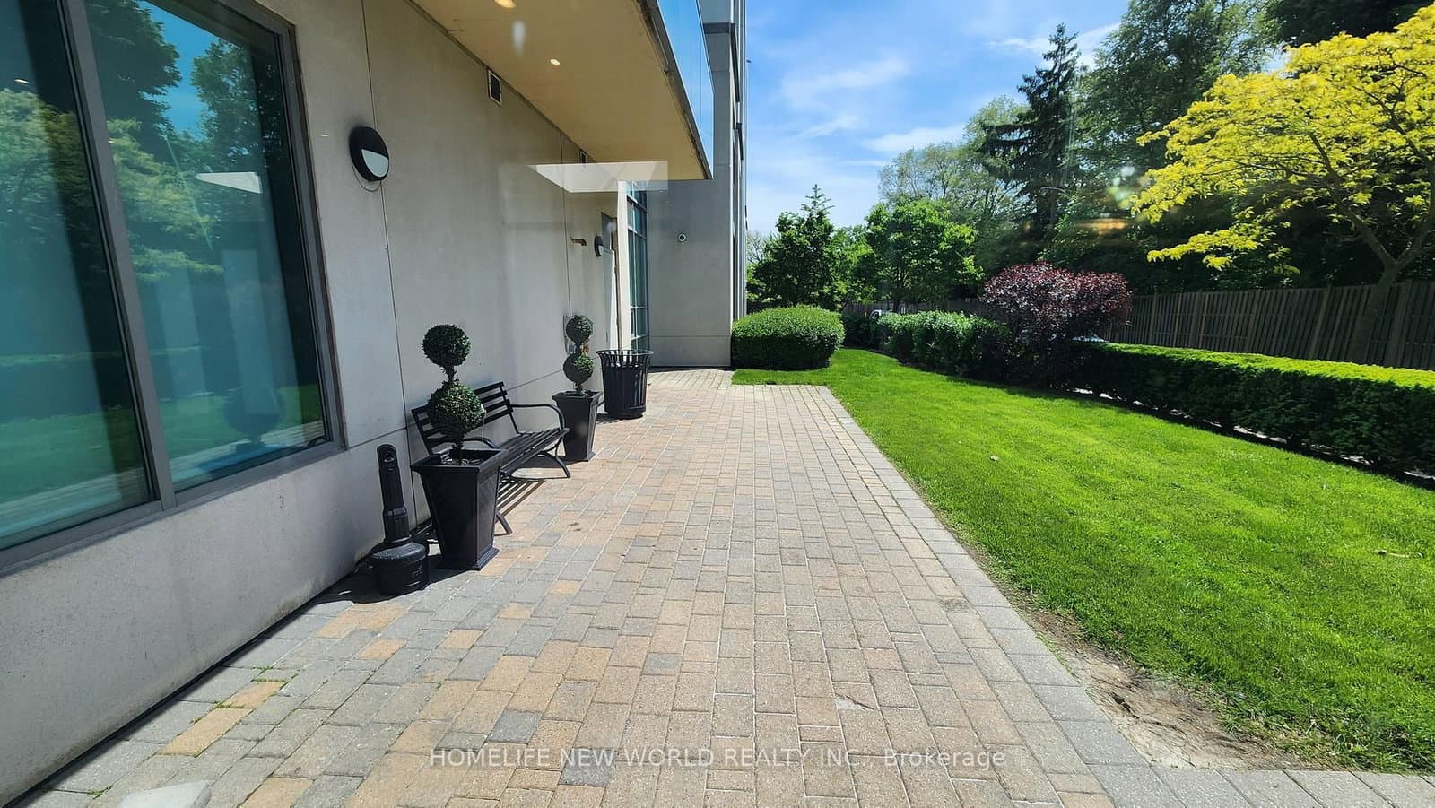 3830 Bathurst Street, Unit 404 thumbnail 28