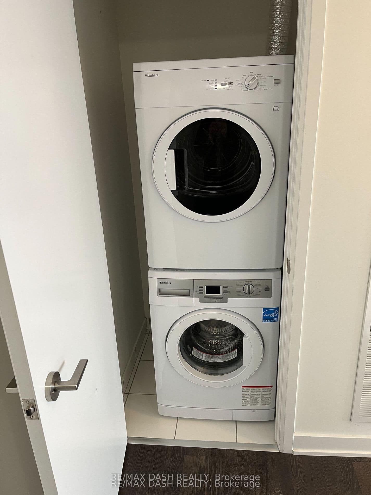 27 Bathurst Street, Unit 806W thumbnail 18