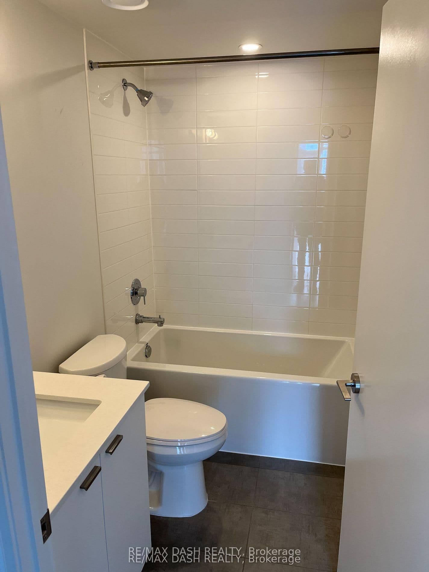 27 Bathurst Street, Unit 806W thumbnail 20