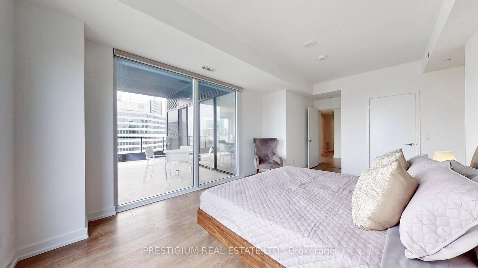 20 Edward Street, Unit PH02 thumbnail 15