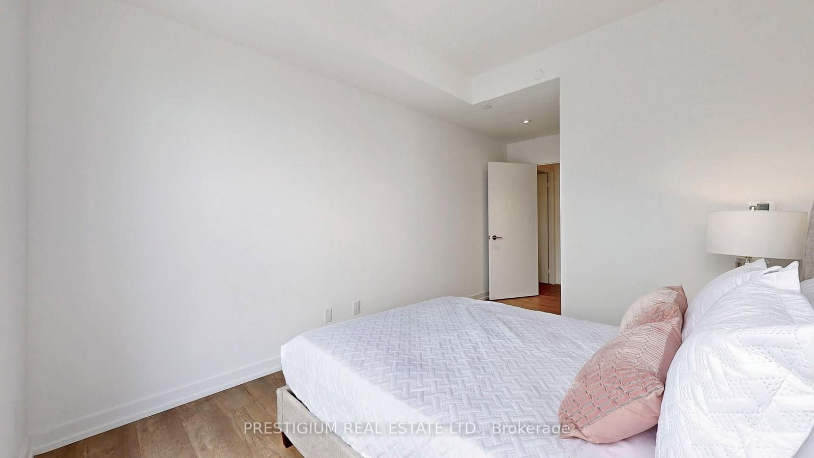 20 Edward Street, Unit PH02 thumbnail 23