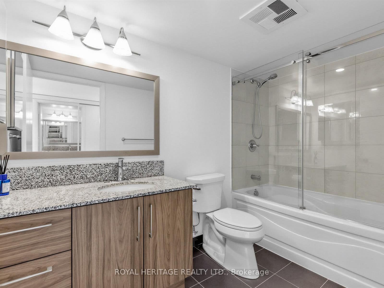 2181 Yonge Street, Unit 2305 thumbnail 3