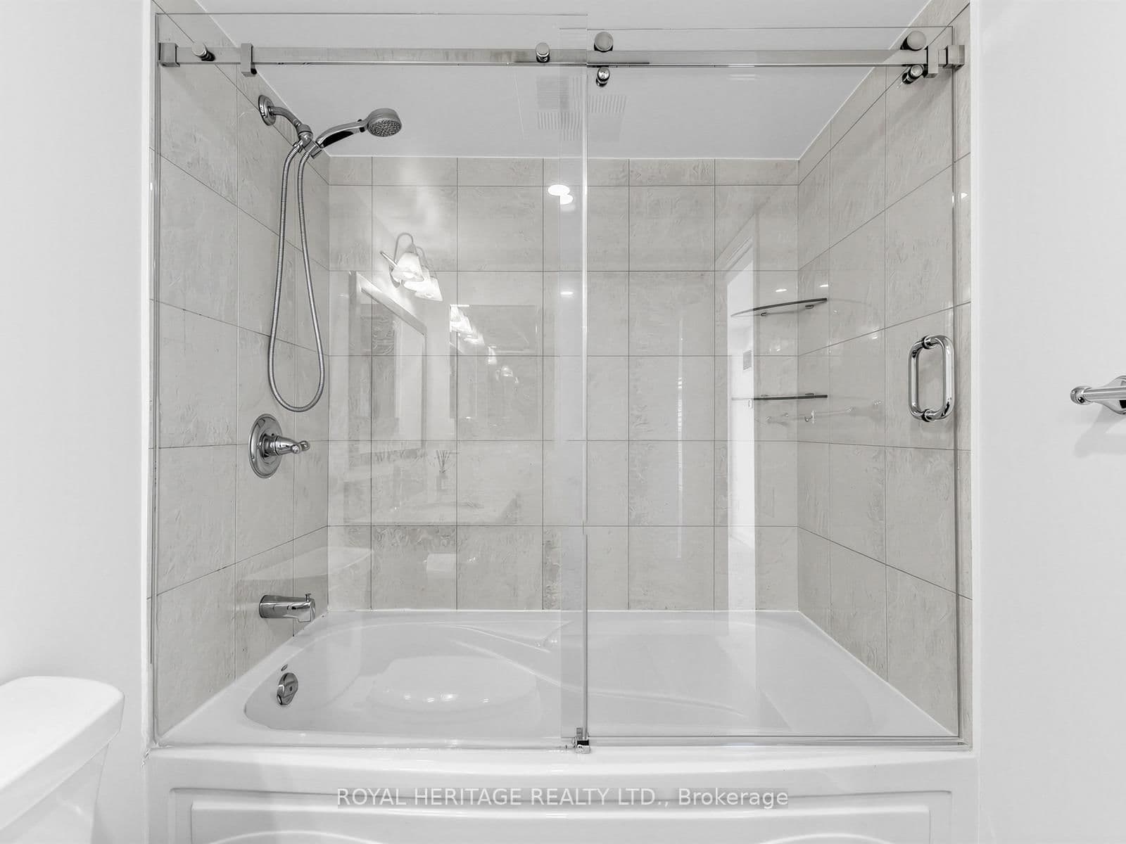2181 Yonge Street, Unit 2305 thumbnail 4