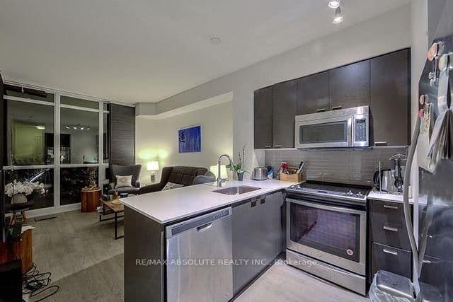 30 Roehampton Avenue, Unit 3007 thumbnail 4