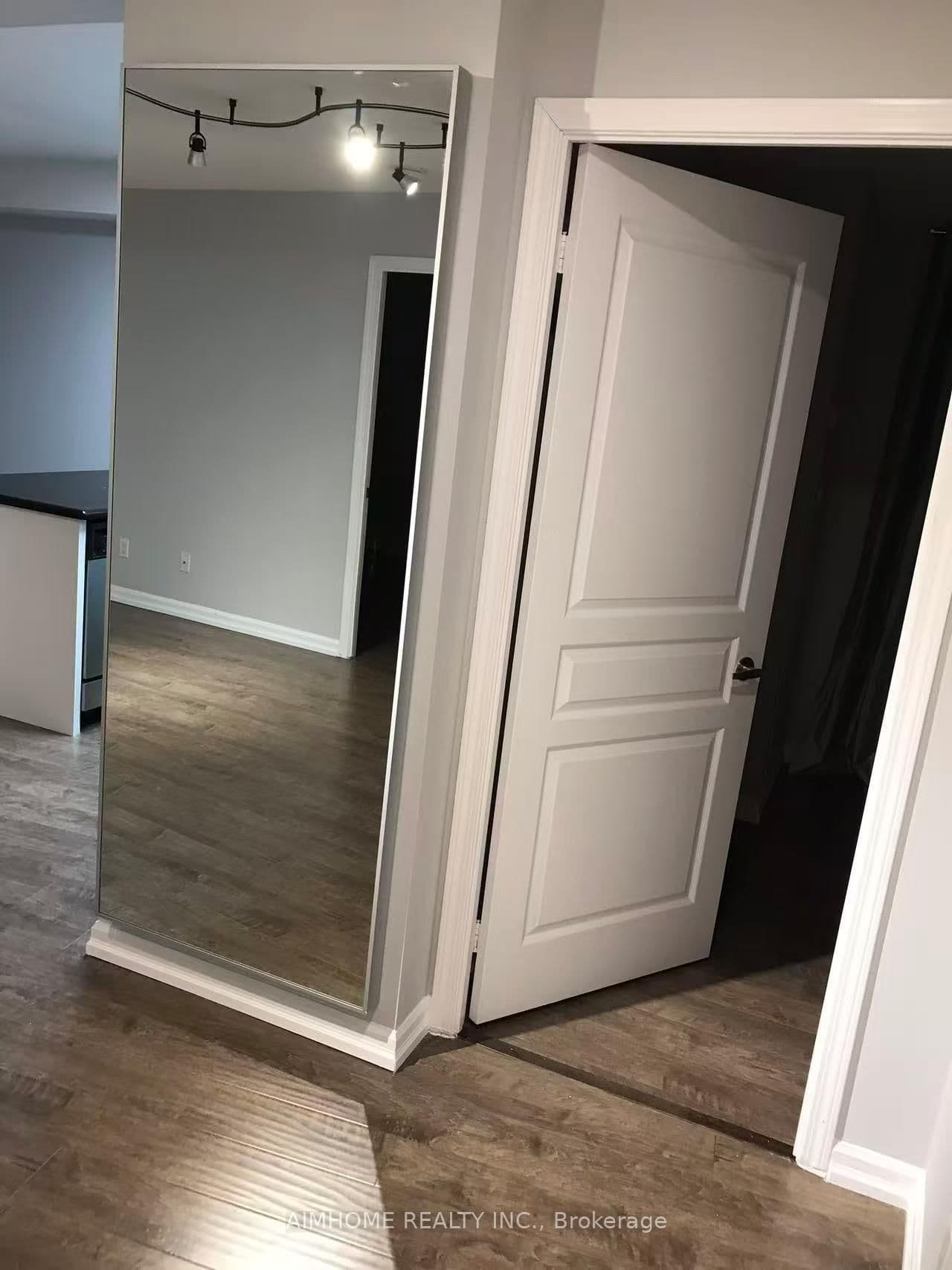 509 Beecroft Road, Unit 1202 thumbnail 4