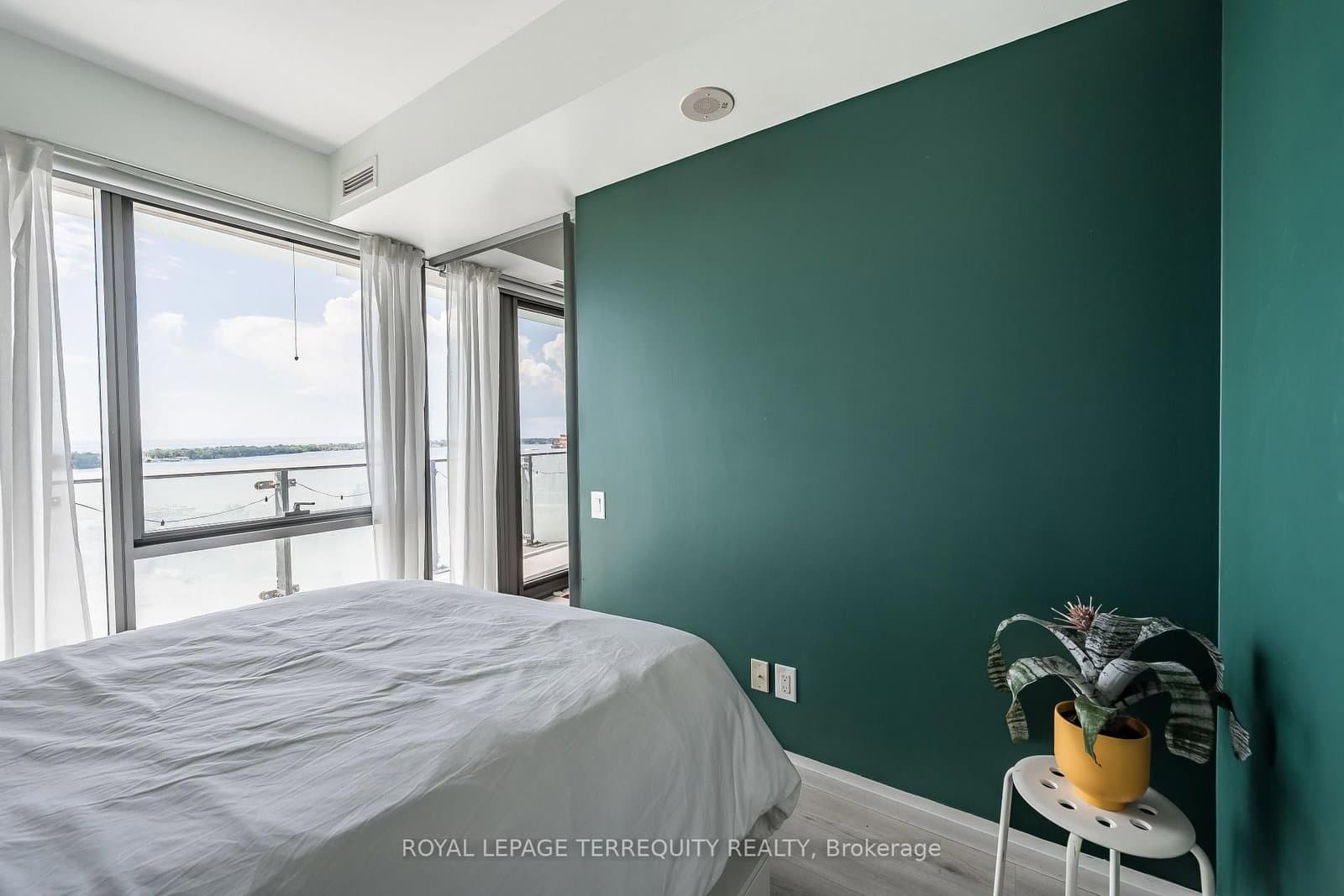 70 Distillery Lane, Unit 2107 thumbnail 12