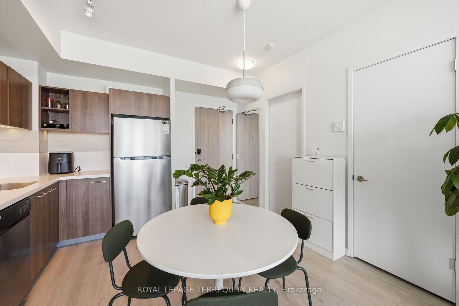 70 Distillery Lane, Unit 2107 thumbnail 2