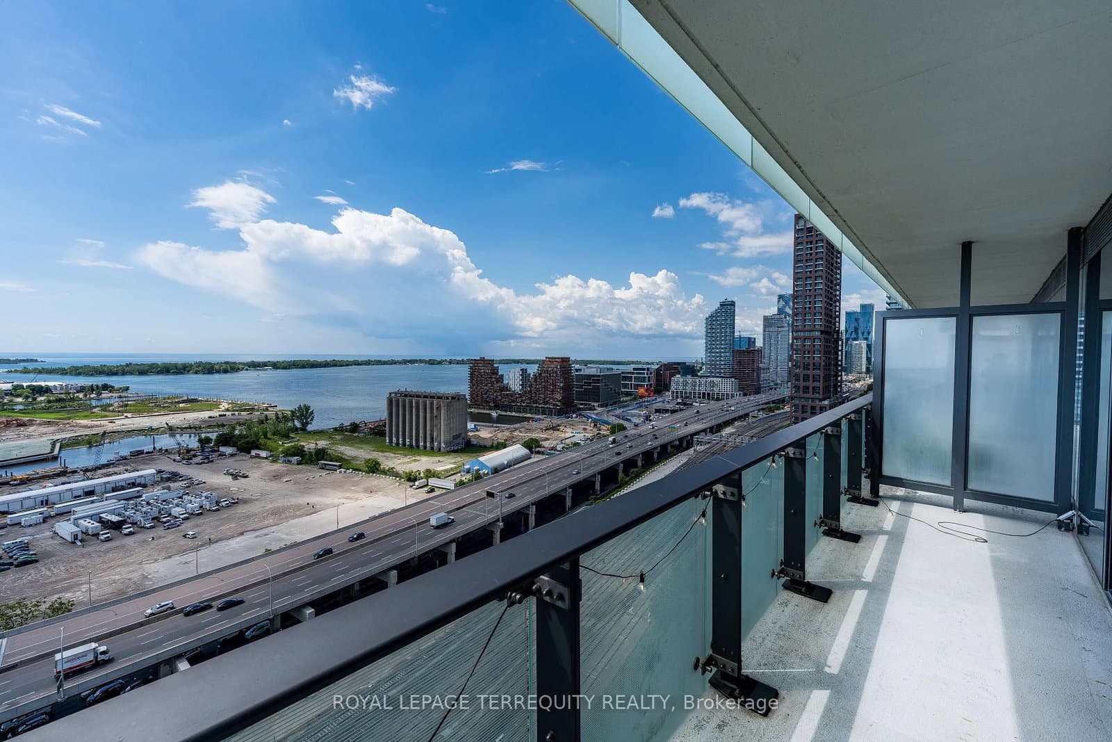 70 Distillery Lane, Unit 2107 thumbnail 21