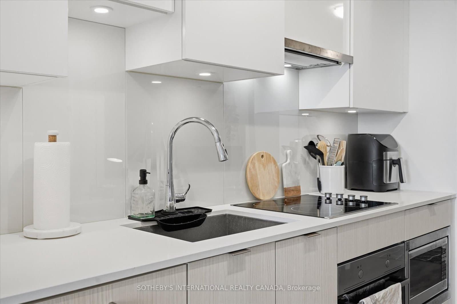 195 Redpath Avenue, Unit 2307 thumbnail 8
