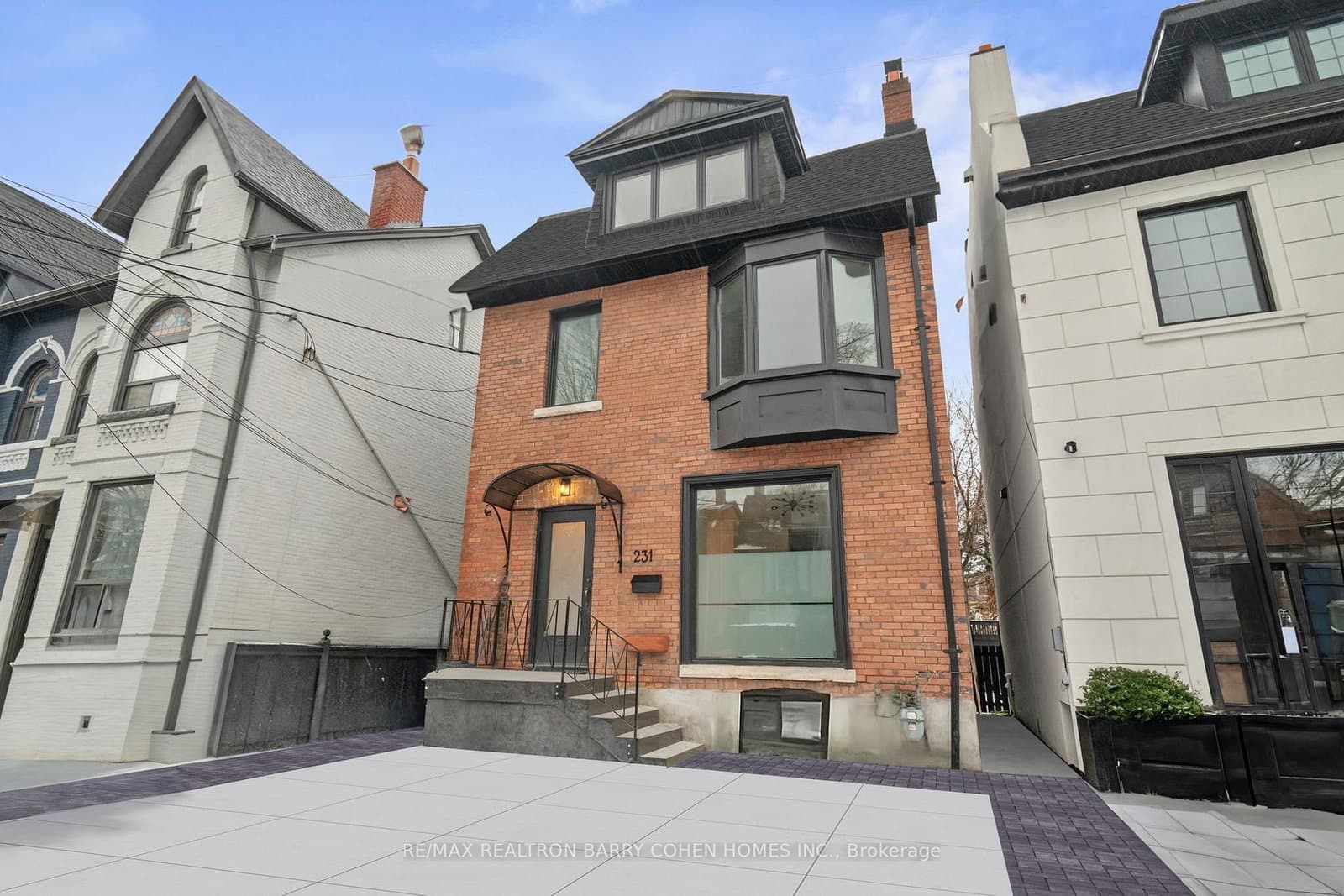 231 Macpherson Avenue thumbnail 2