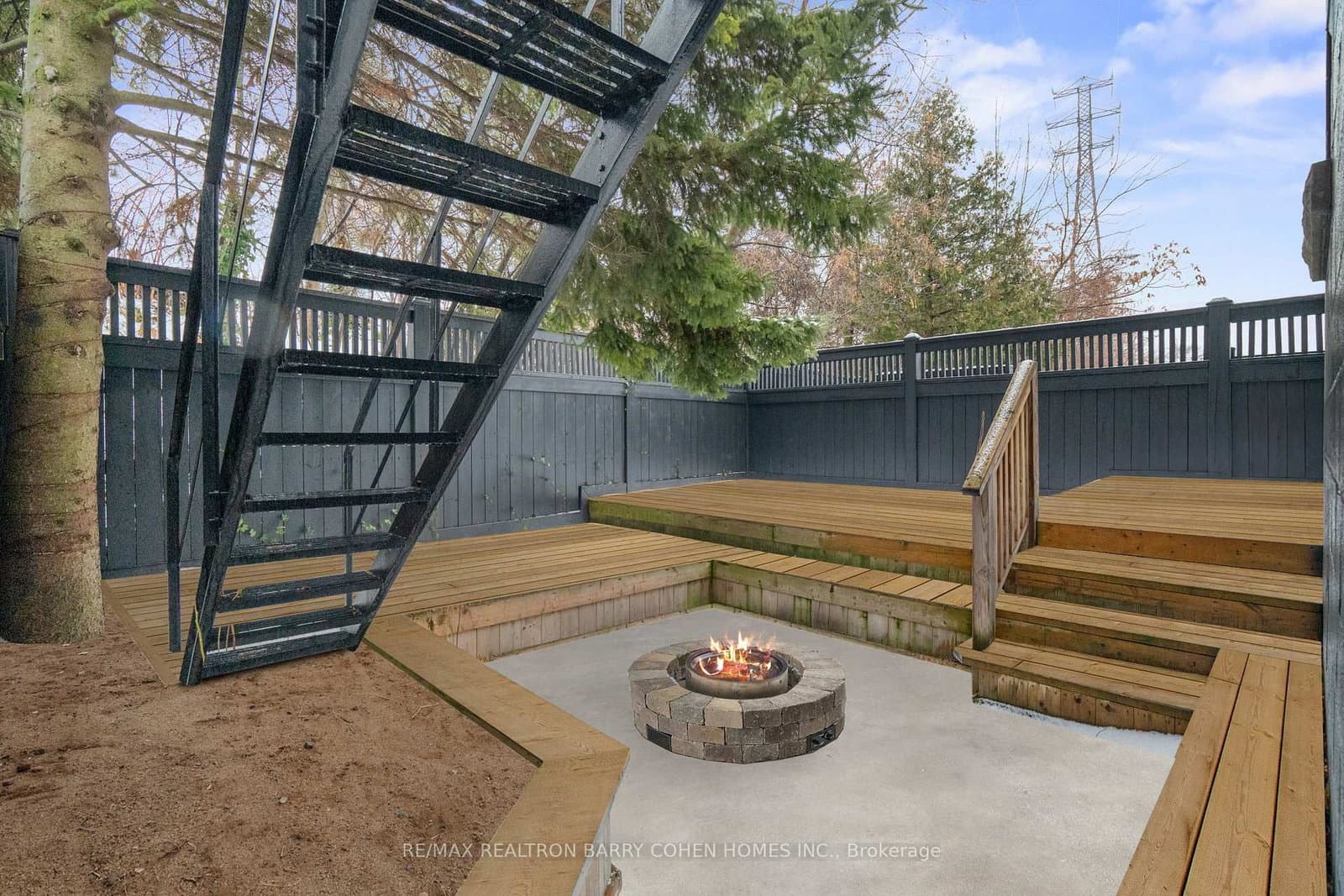 231 Macpherson Avenue thumbnail 40