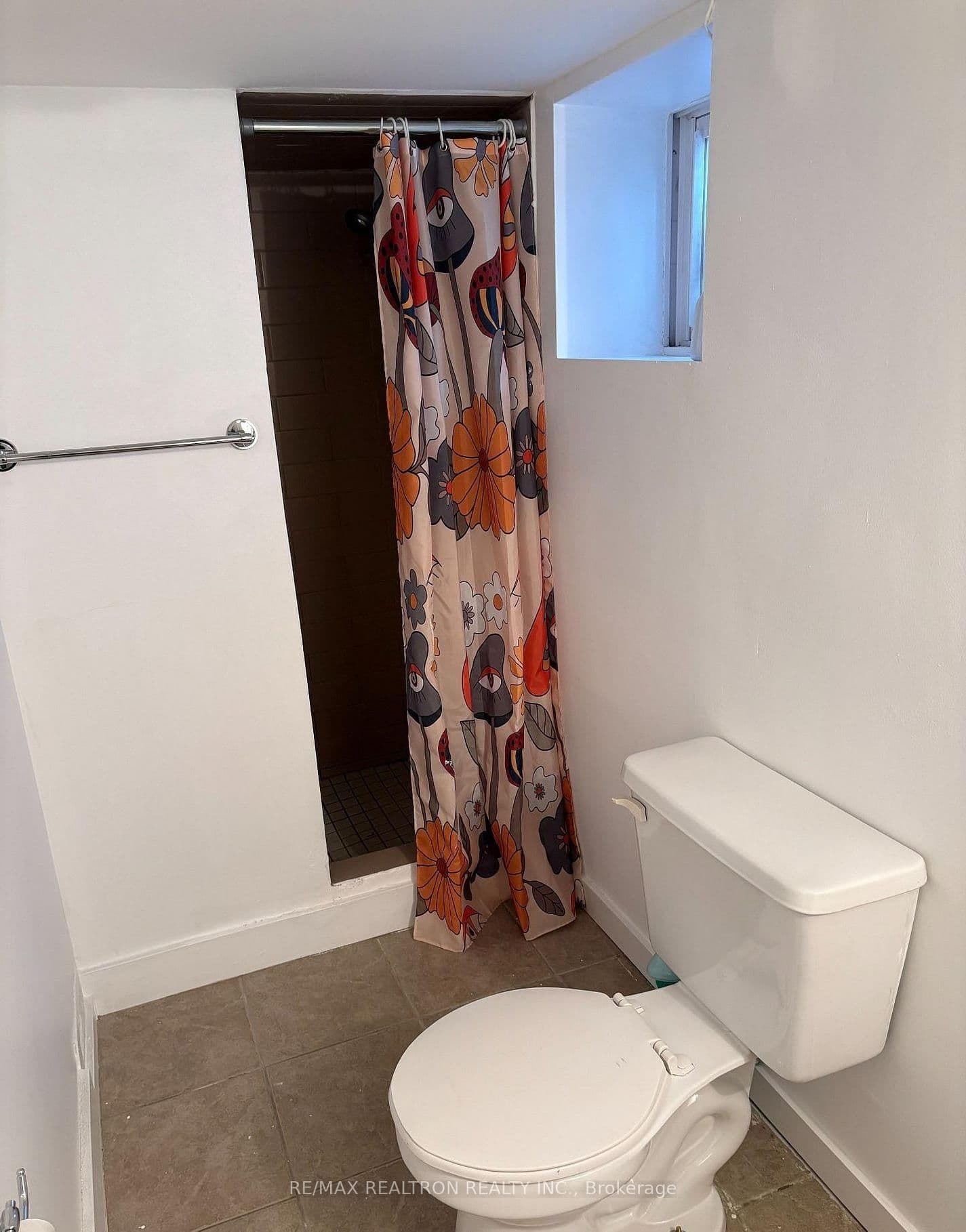 32 Macklem Avenue, Unit Lower thumbnail 3