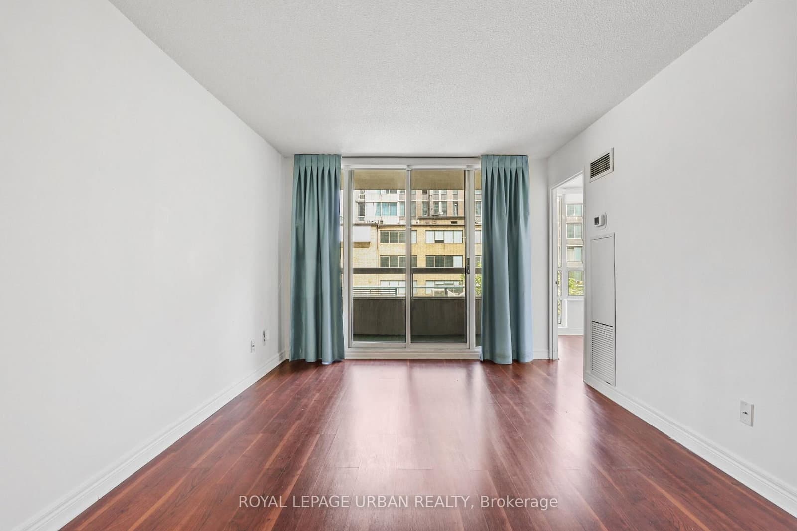 43 Eglinton Avenue E, Unit 506 thumbnail 16