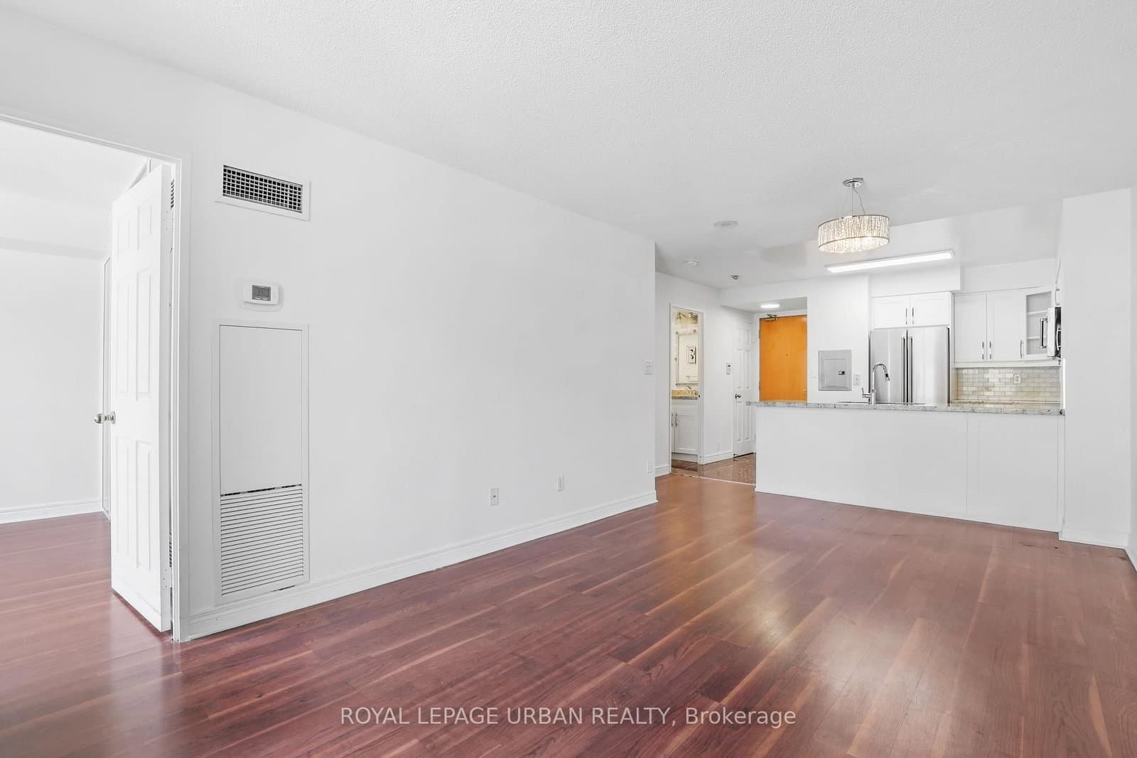 43 Eglinton Avenue E, Unit 506 thumbnail 18