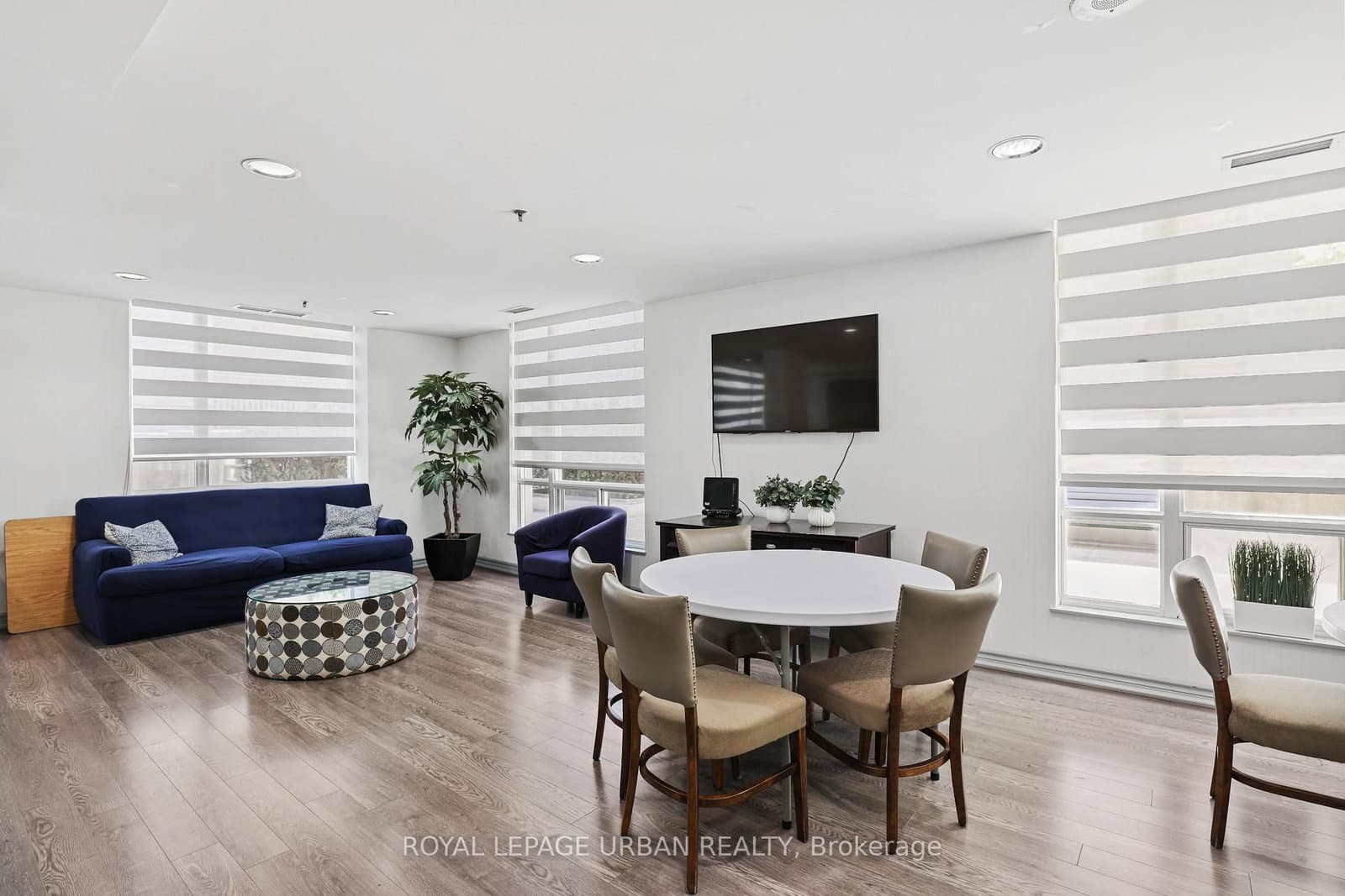 43 Eglinton Avenue E, Unit 506 thumbnail 32