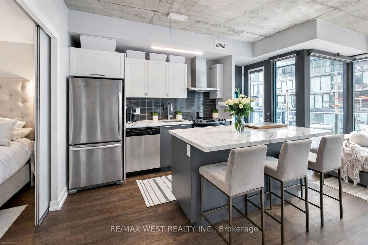 650 King Street W, Unit 310 thumbnail 11