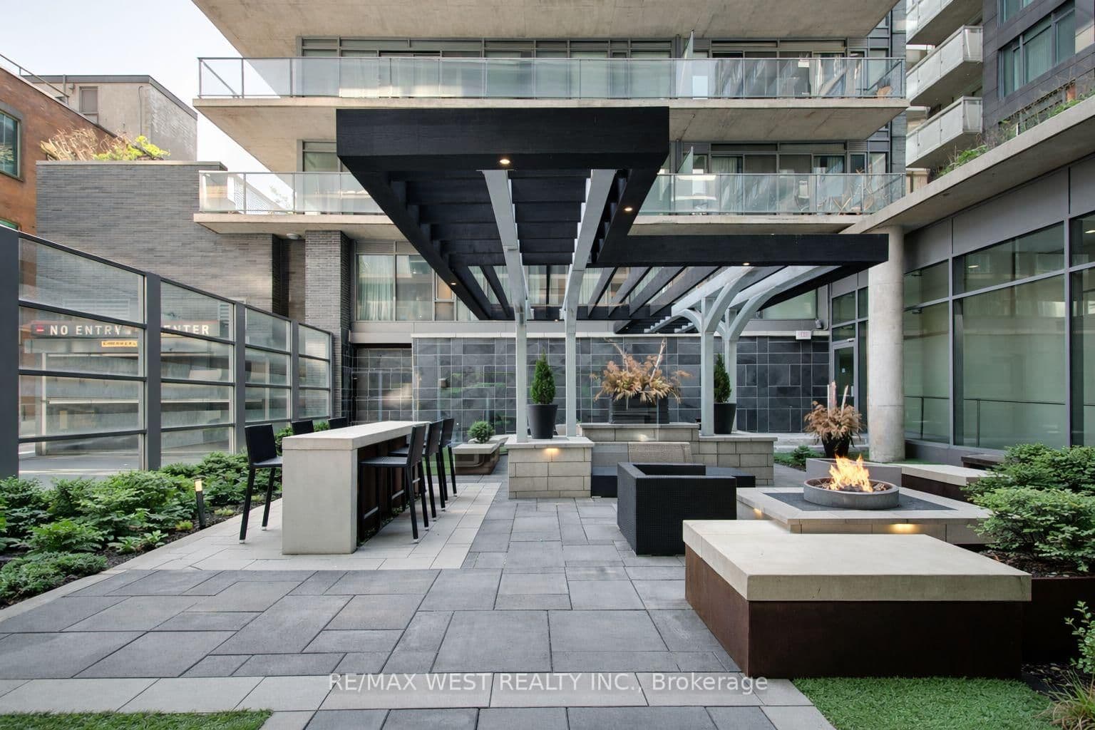 650 King Street W, Unit 310 thumbnail 14