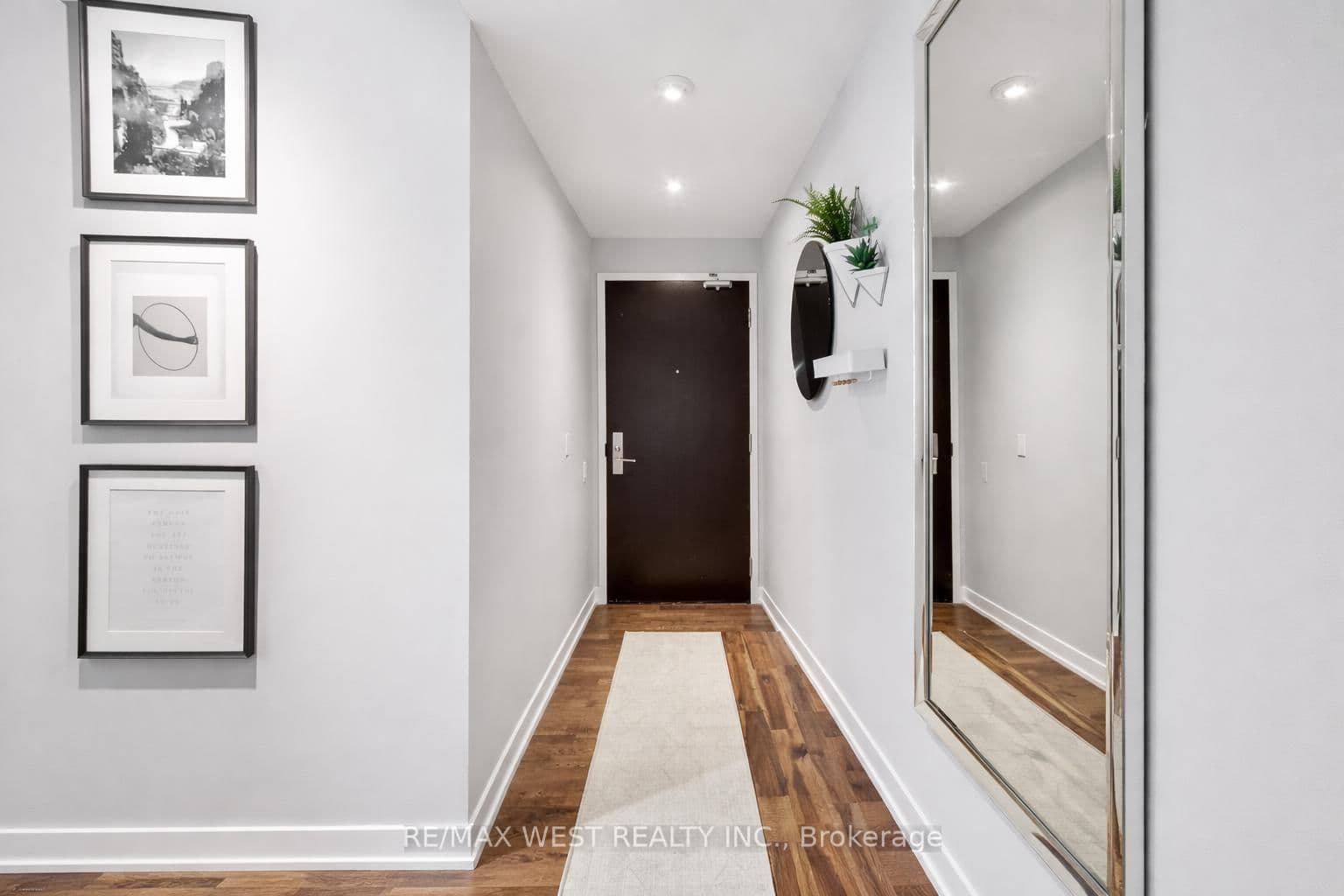 650 King Street W, Unit 310 thumbnail 2