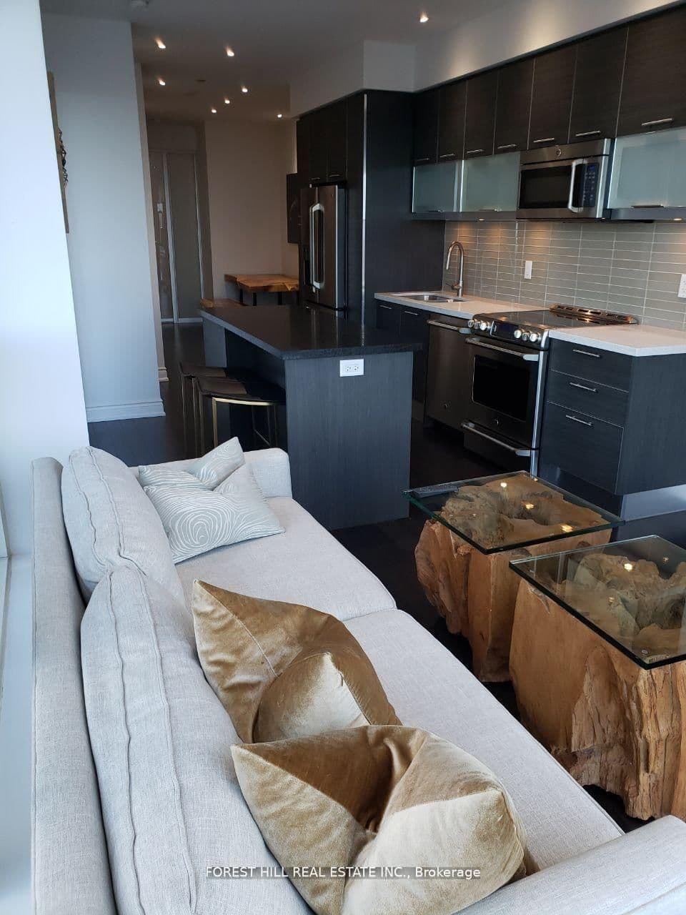 388 Yonge Street, Unit 7401 thumbnail 11