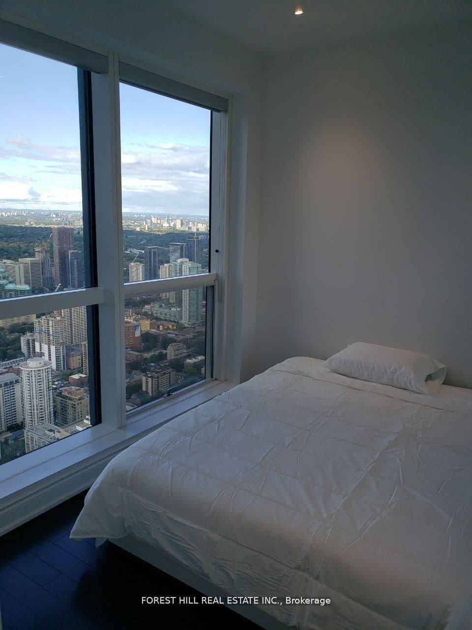 388 Yonge Street, Unit 7401 thumbnail 17