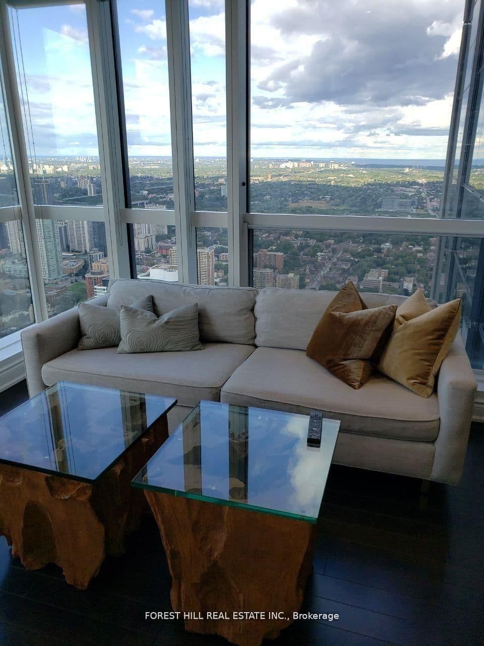 388 Yonge Street, Unit 7401 thumbnail 7