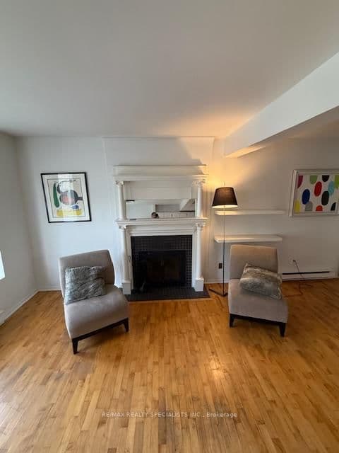 1052 Bathurst Street thumbnail 4
