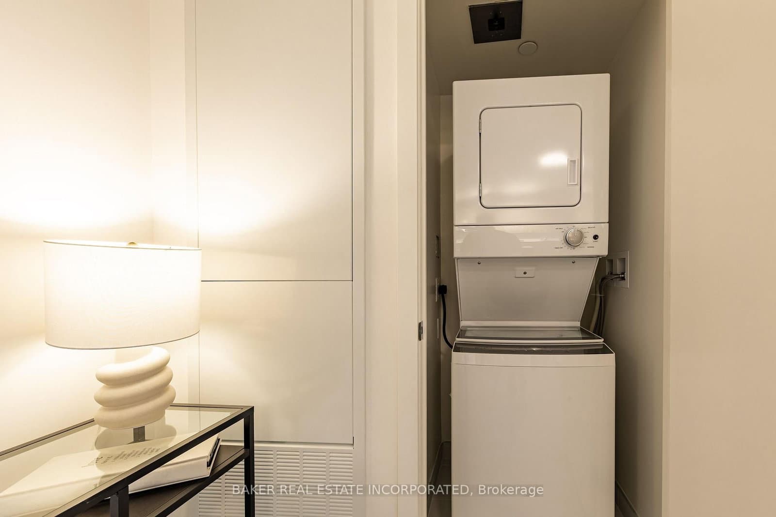 223 Redpath Avenue, Unit 807 thumbnail 6
