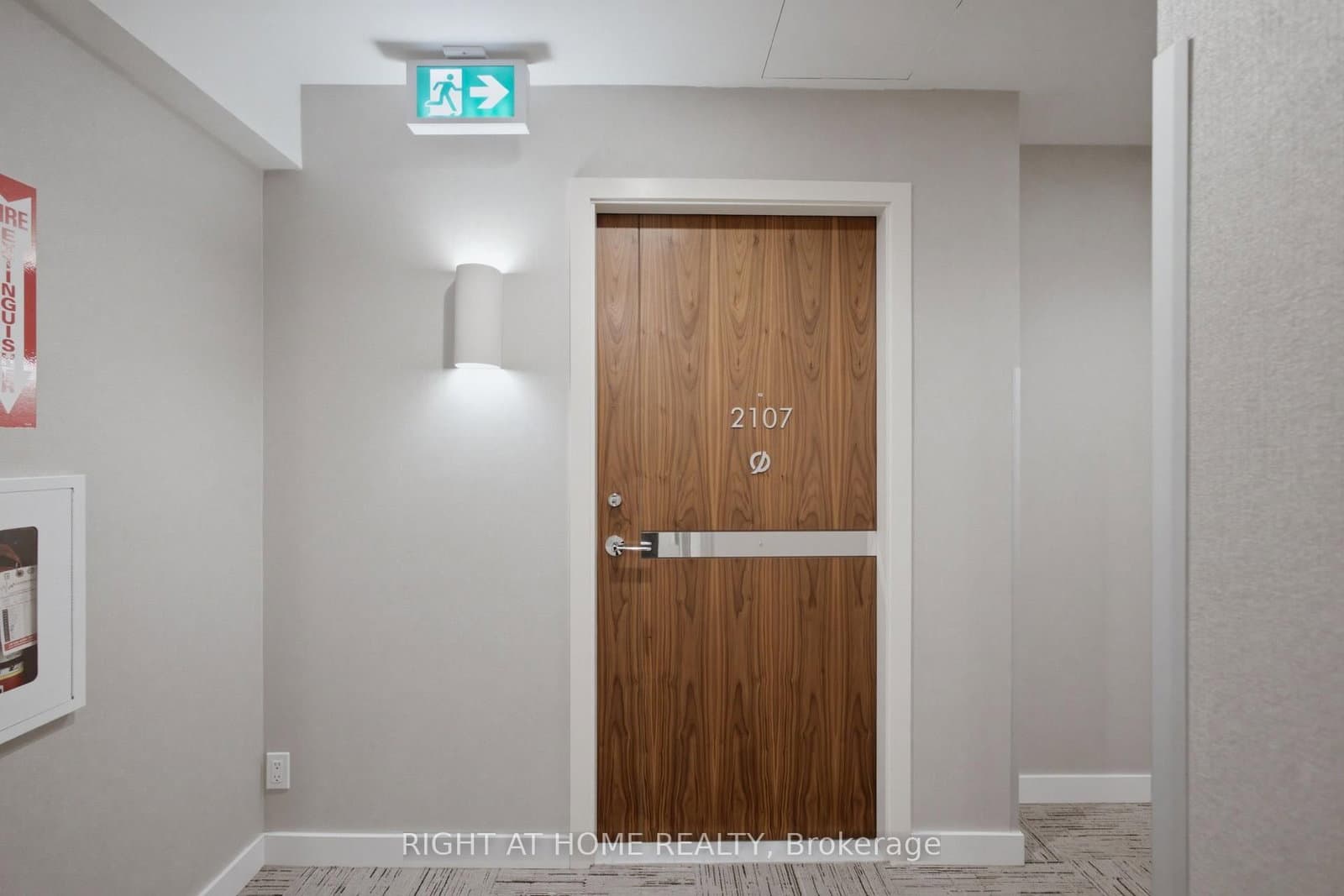 25 McMahon Drive, Unit 2107 thumbnail 4