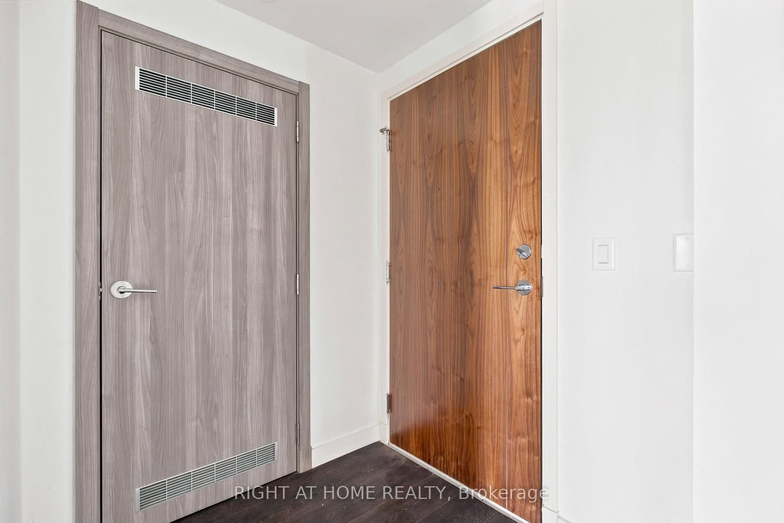 25 McMahon Drive, Unit 2107 thumbnail 5