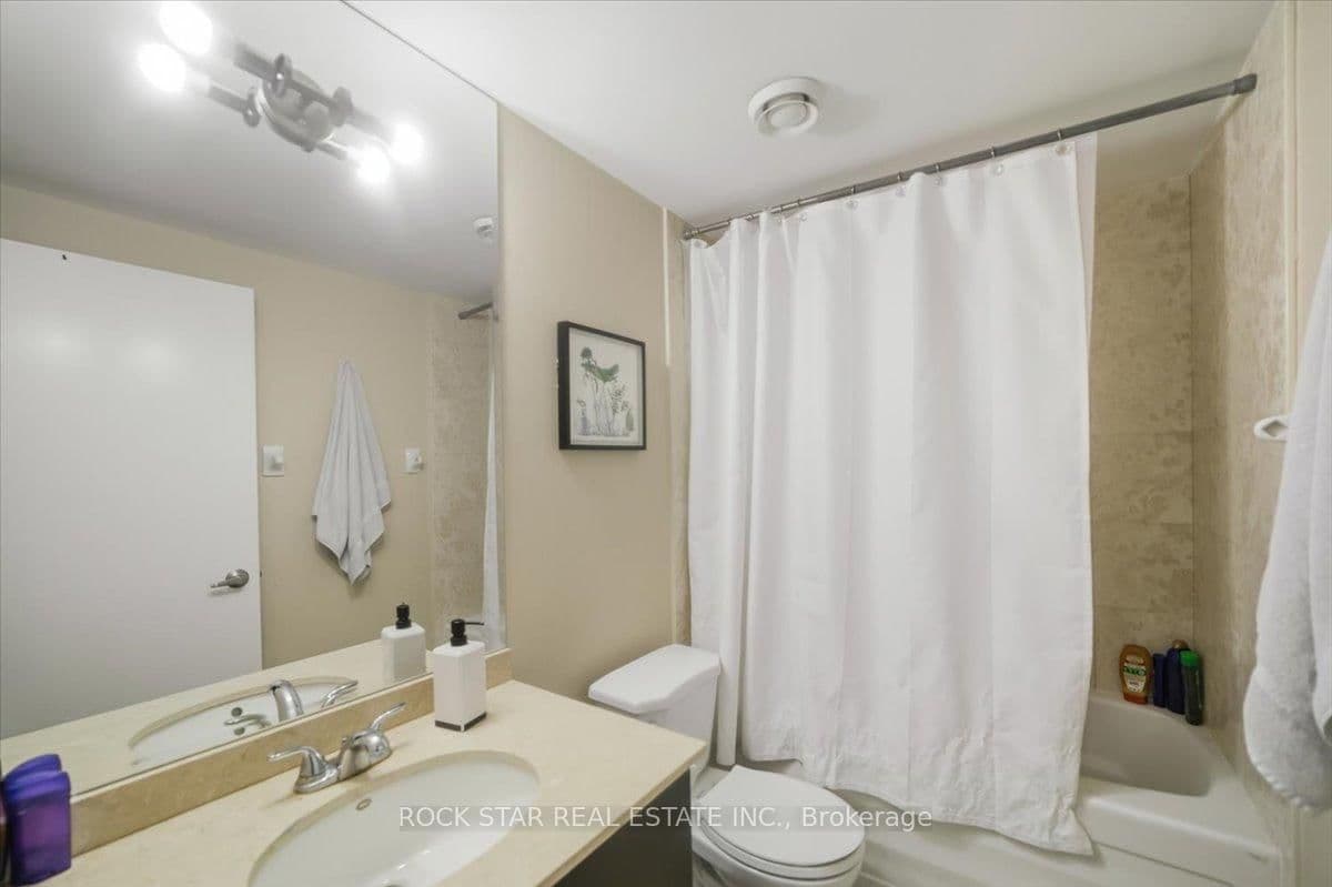 438 King Street W, Unit 720 thumbnail 15