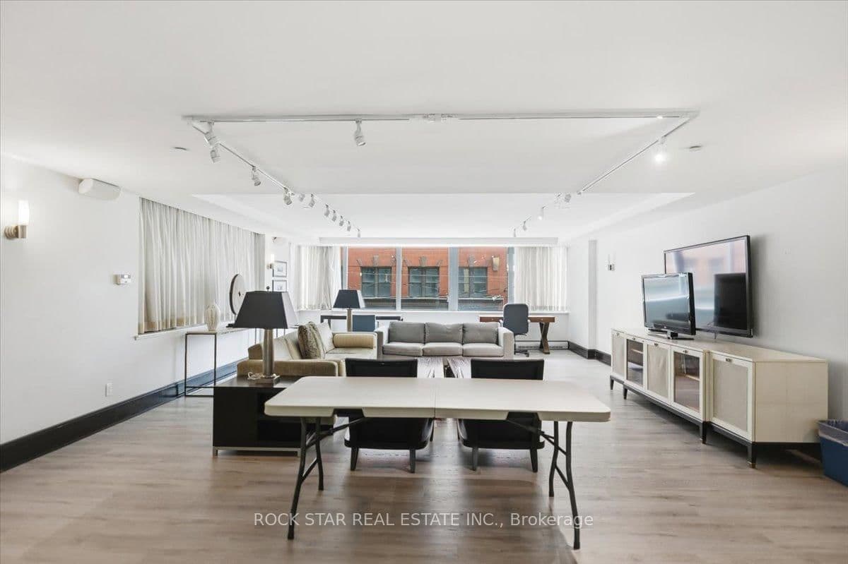 438 King Street W, Unit 720 thumbnail 20