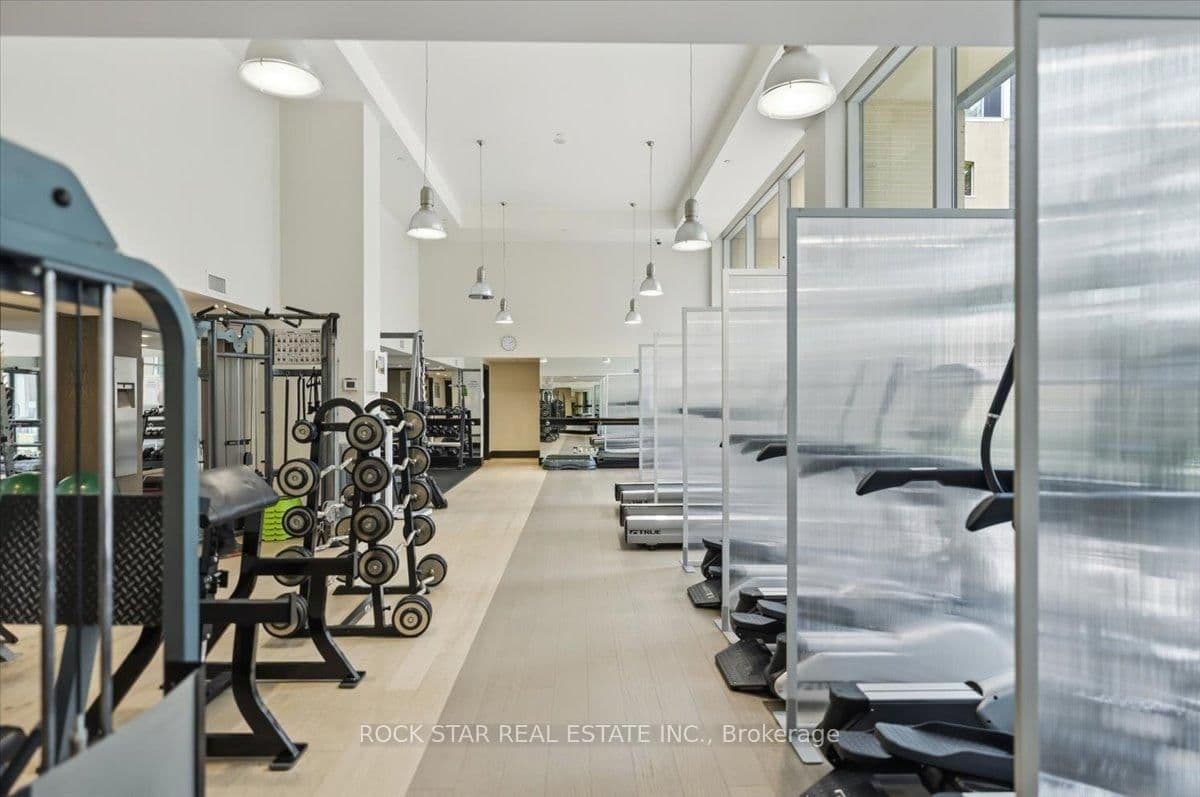 438 King Street W, Unit 720 thumbnail 23